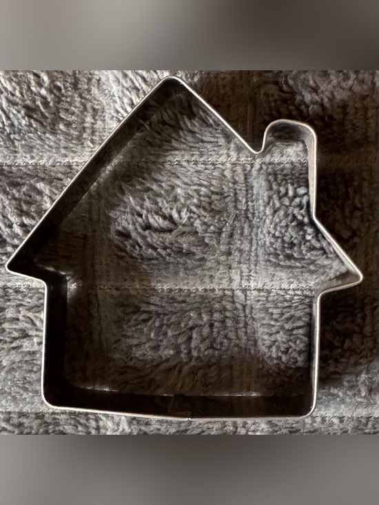 Other - 3/$15 House Shaped Cookie Cutter Kitchen Gifts Realtor Cookies Baking